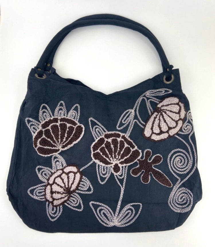 オリジナルベトナムバッグ quay シンプル花刺繍バルーンバッグ ブラック