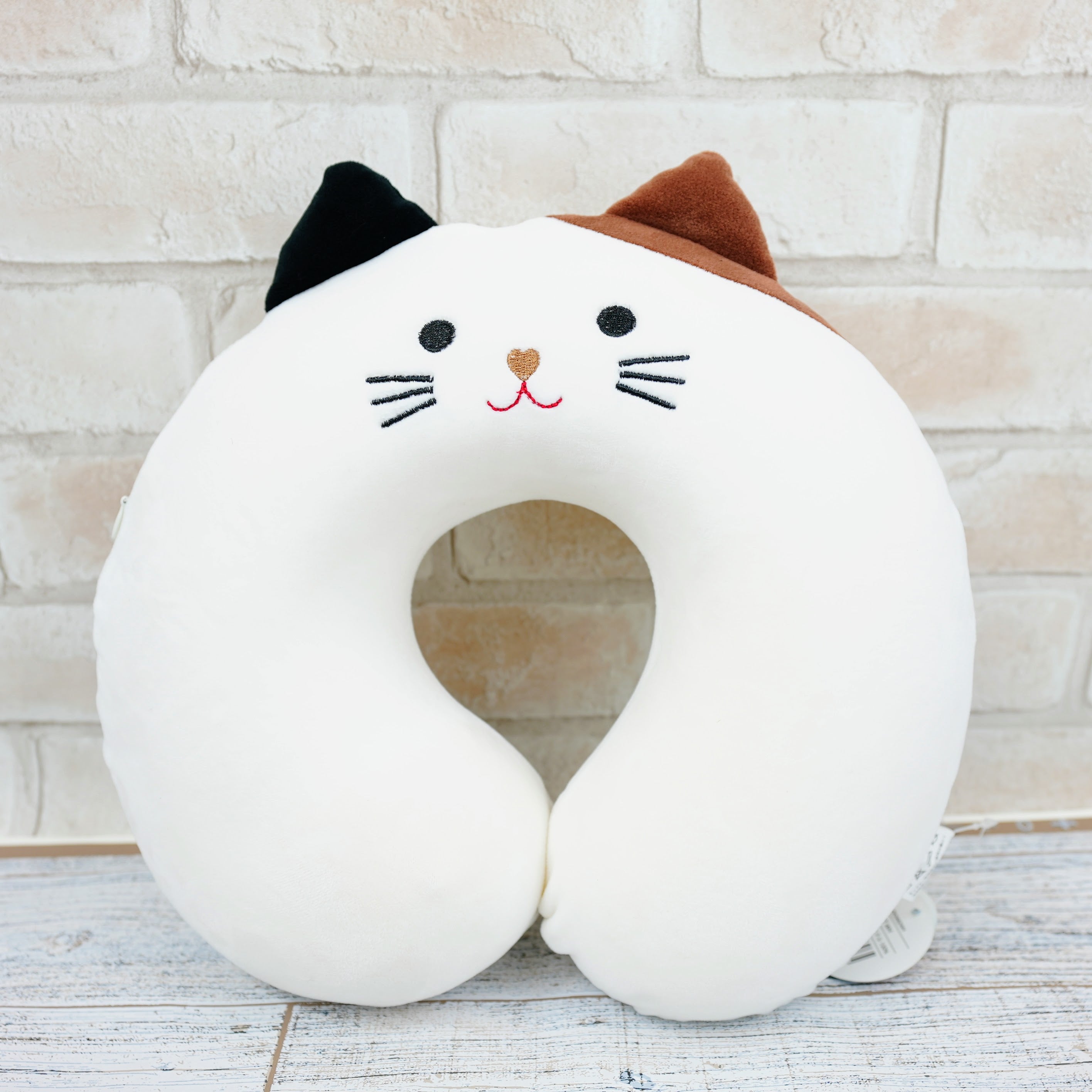 ☆オリジナルネックピロー ミケネコ – OLYMPIA公式オンラインショップ